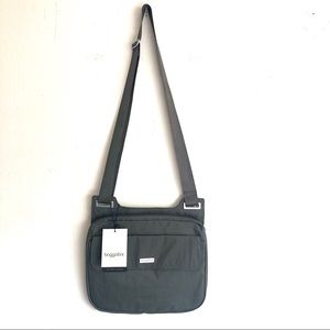 Baggallini travel bag